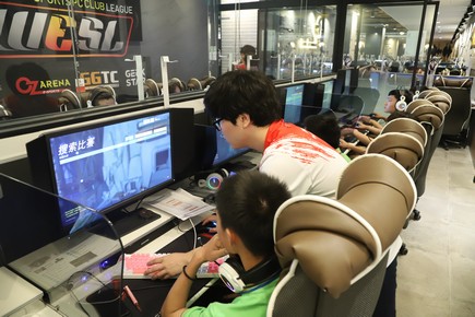 1561943577362694.jpg 電競業余比賽現場.jpg