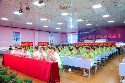 1564559085750494.jpg AQ6I8402.jpg