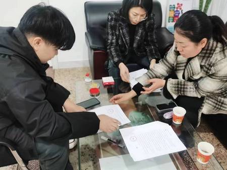 1703646798206543.jpg 就業辦老師處理學生與企業的矛盾02.jpg