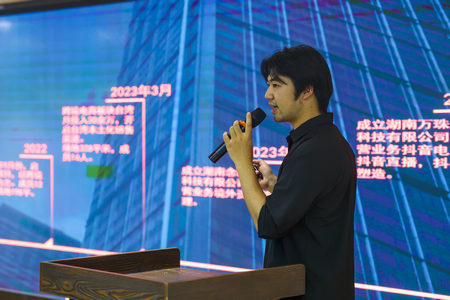 1752737177554889.jpg 優(yōu)秀學(xué)子2.jpg